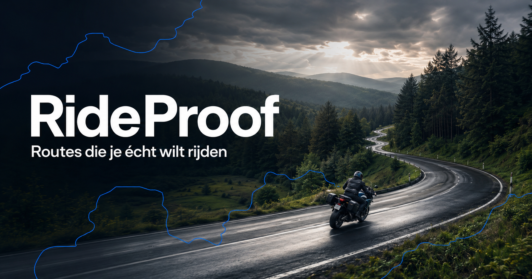 Slingerende motorweg door het groene landschap van de Eifel